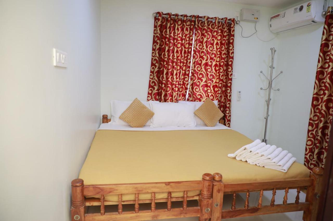 Pavithram Residency Coulão Exterior foto