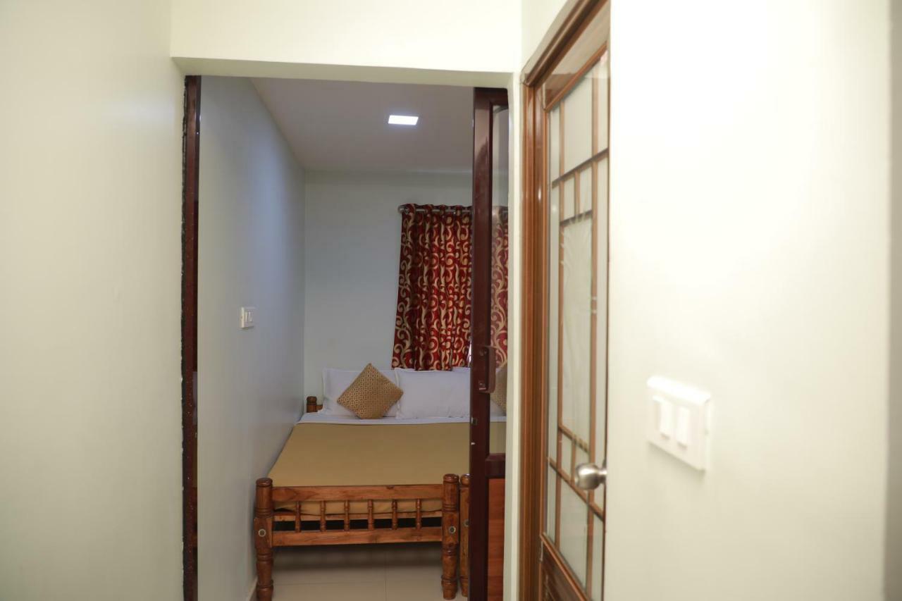 Pavithram Residency Coulão Exterior foto